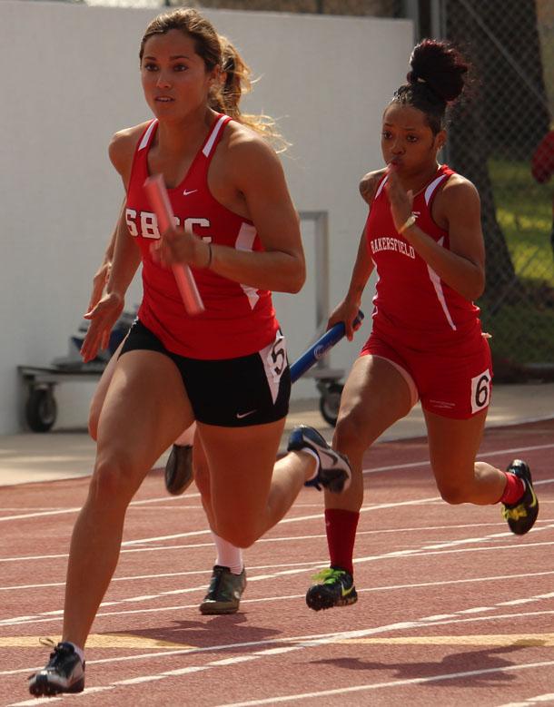 Lady Renegades dominate in track and field 