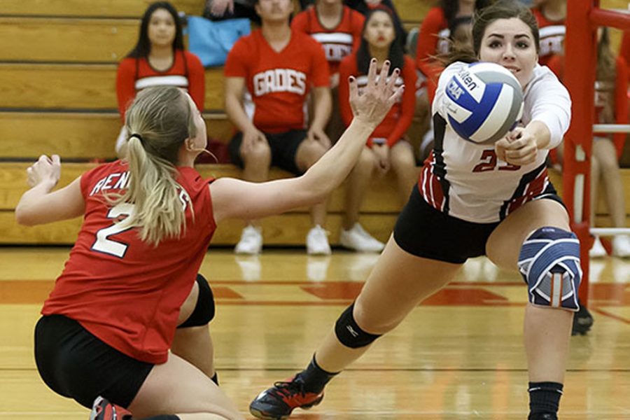 11/9/16 7:17:44 PM -- Bakersfield College vs. L.A. Mission College Womens Volleyball --Bakersfield College, Bakersfield, Ca

Photo by Joe Bergman / Joe Bergman Photography