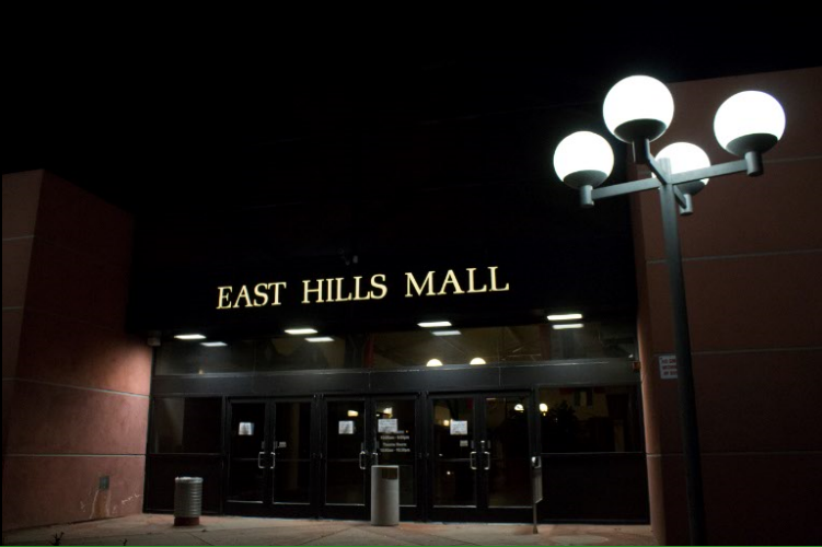 Notices for the mall’s closure on March 3 are posted at one of the mall’s entrances.