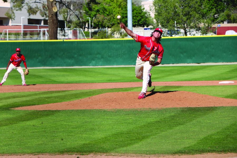 Pitcher+Tim+Ruiz+pitches+during+March+12+game